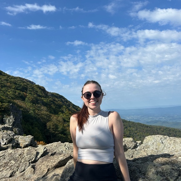 Meet your Posher, Kailey - Picture 5 of 6